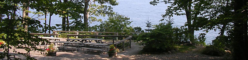 Ocaeanfront picnic tables at Megunticook By The Sea